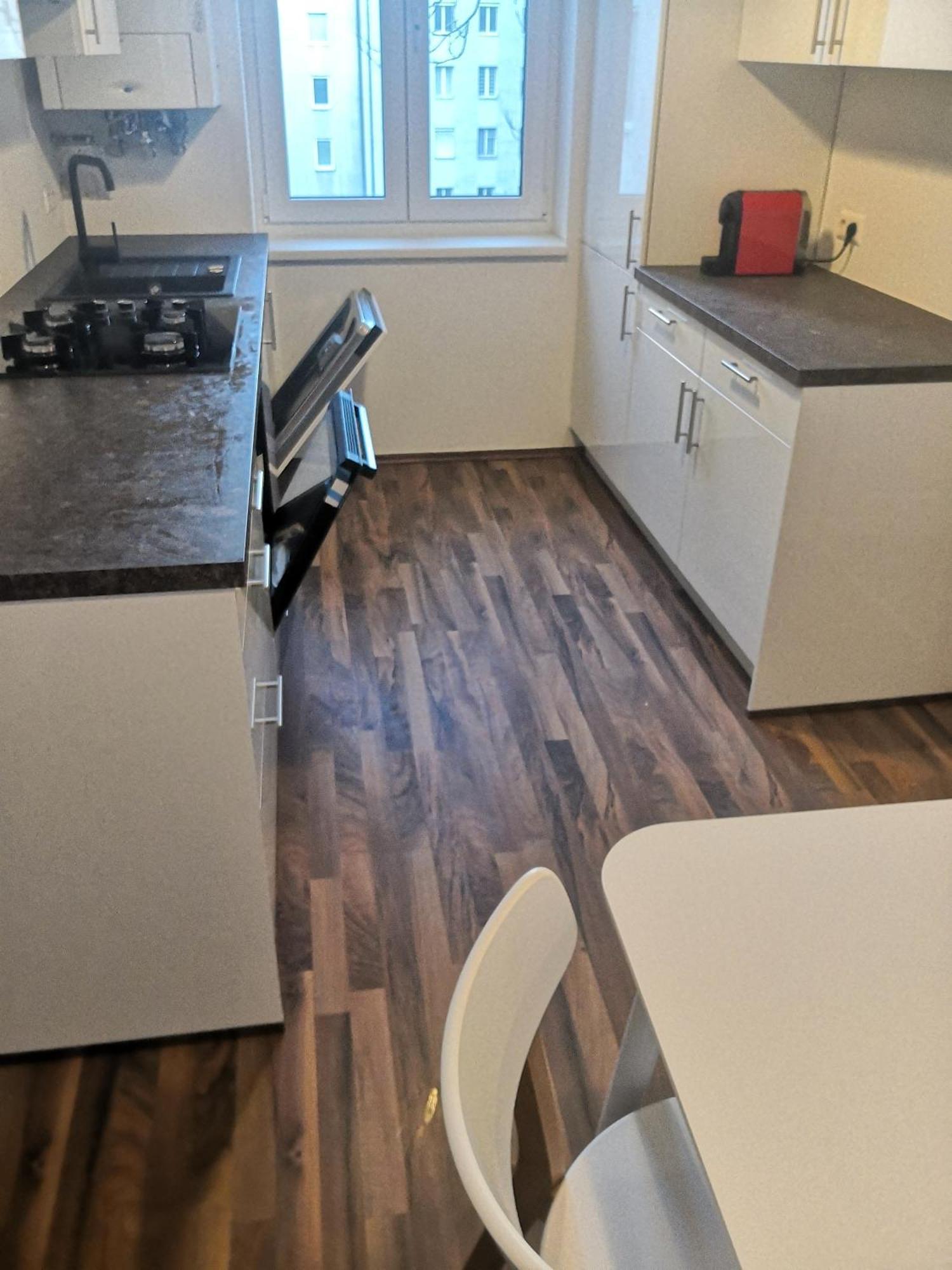 Central - 2 Bdrm * Vienne
