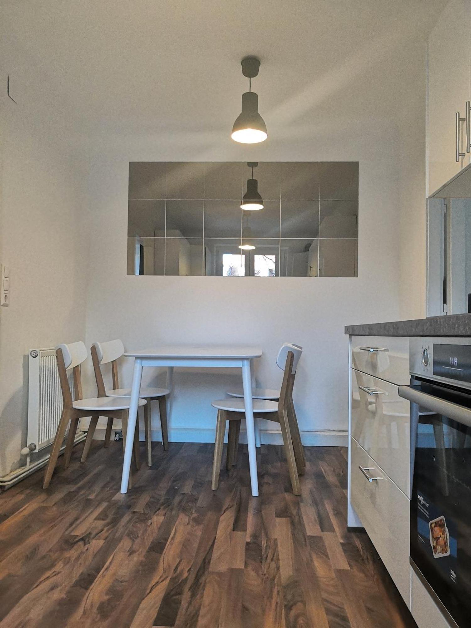 Central - 2 Bdrm * Vienne