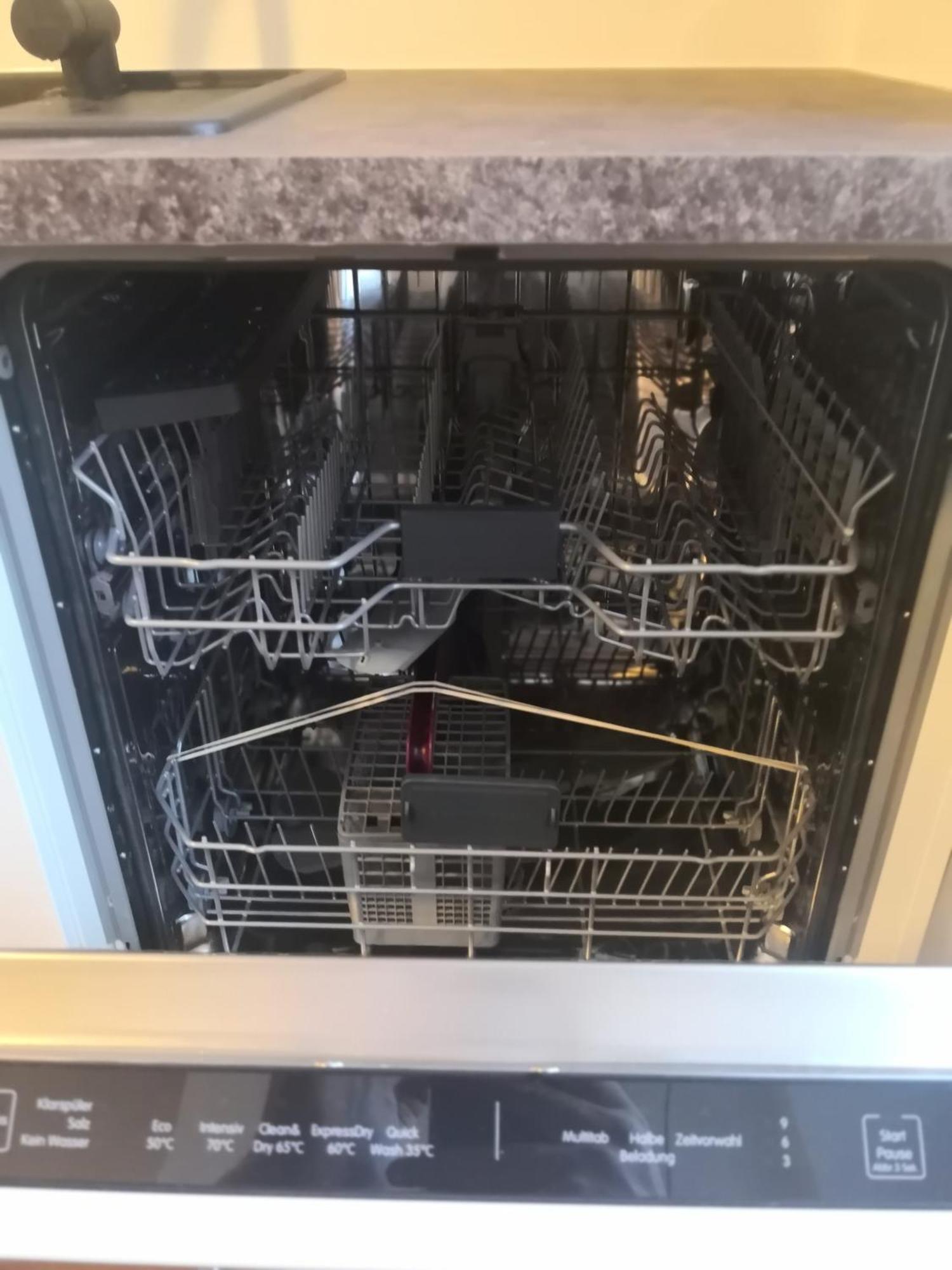 Central - 2 Bdrm Apartament *